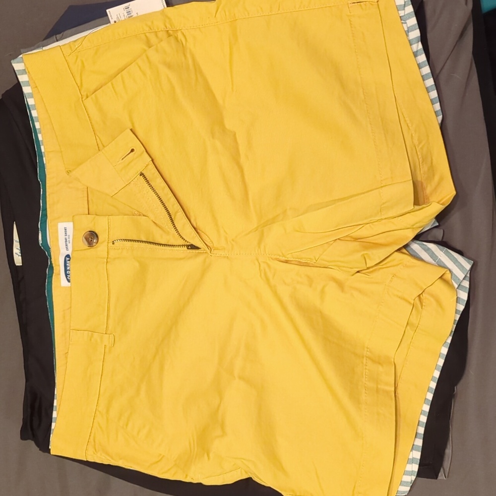 Old Navy mid-rise 5-in inseam mustard yellow